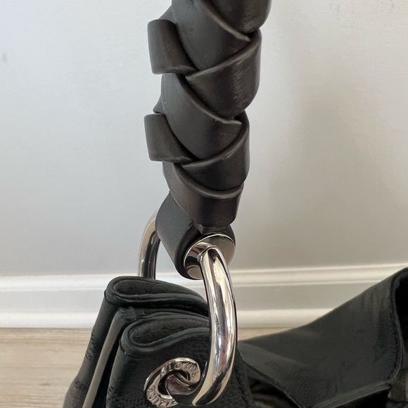 Louis Vuitton Carmel Mahina Noir - Picture 10 of 17